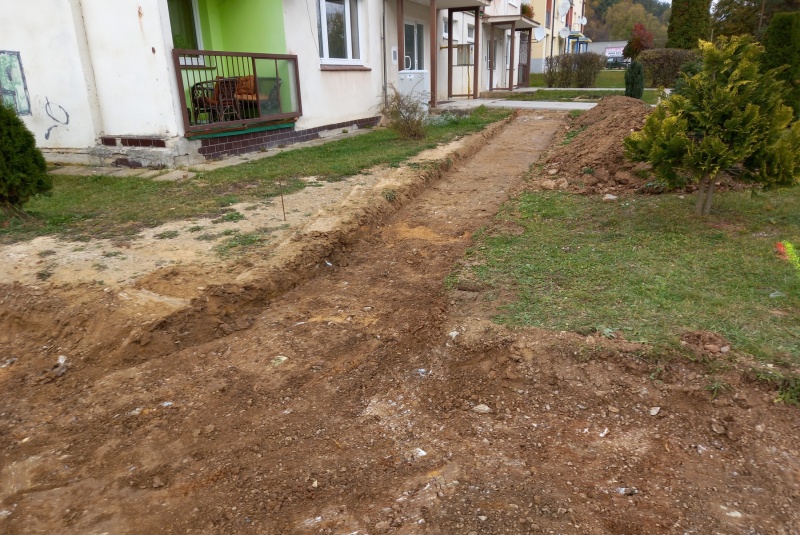 Referencie / Oprava a úprava spevnených plôch priľahlých k odstavnej ploche - ulica Záhradná v  Gelnici				 - foto