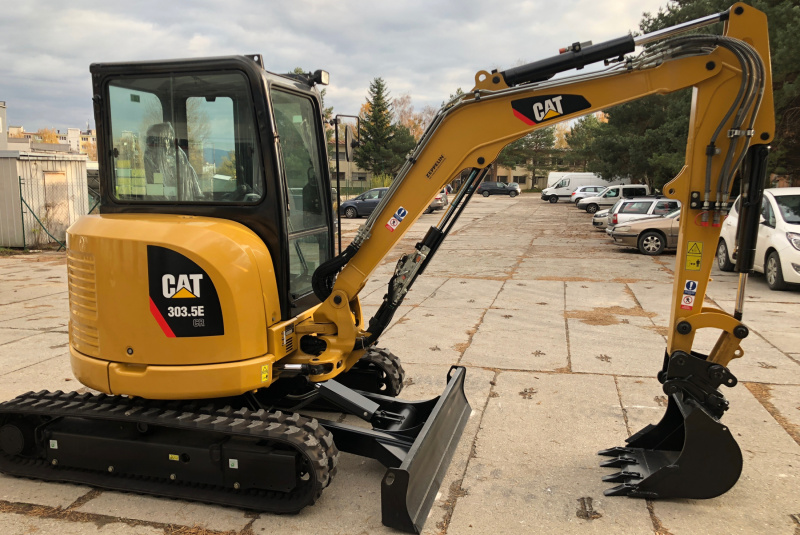 Vozový park / CAT 303.5 - Pásový bager - 3,7t - foto