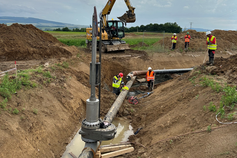 Referencie / Preložka VTL plynovodu DN300 - R4 Prešov  - foto